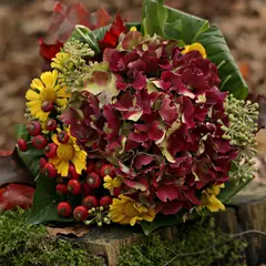 Création Florale Sur Le Thème De L'Automne.