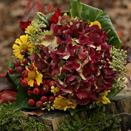 Création Florale Sur Le Thème De L'Automne.
