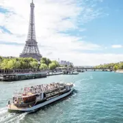 Croisière avec champagne sur la Seine par Les Vedettes de Paris