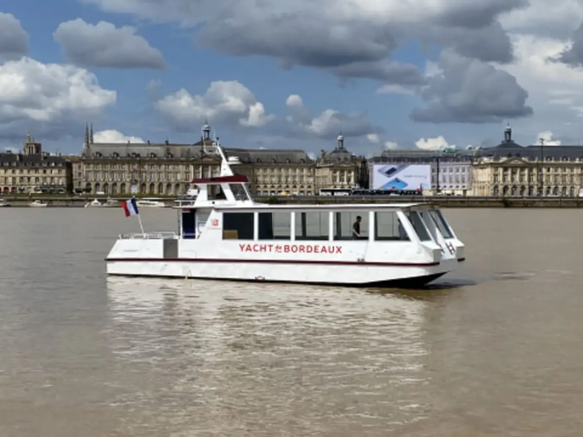 Croisière commentée Bordeaux Verre de vin & canelé (33)