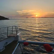 Croisière coucher de soleil en catamaran depuis Hyères (83)
