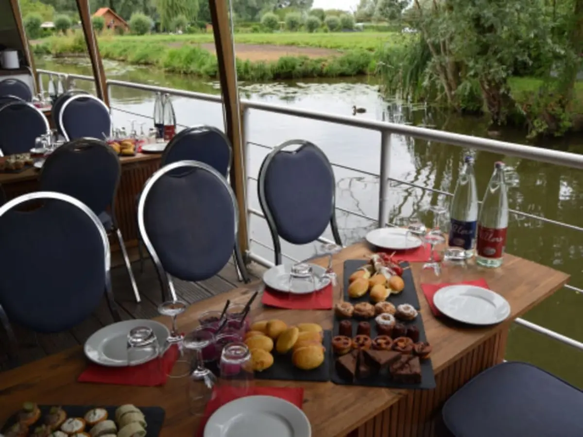 Croisière gourmande à Clairmarais (62)
