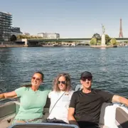 Croisière privatisée sur la Seine départ de Beaugrenelle (75)