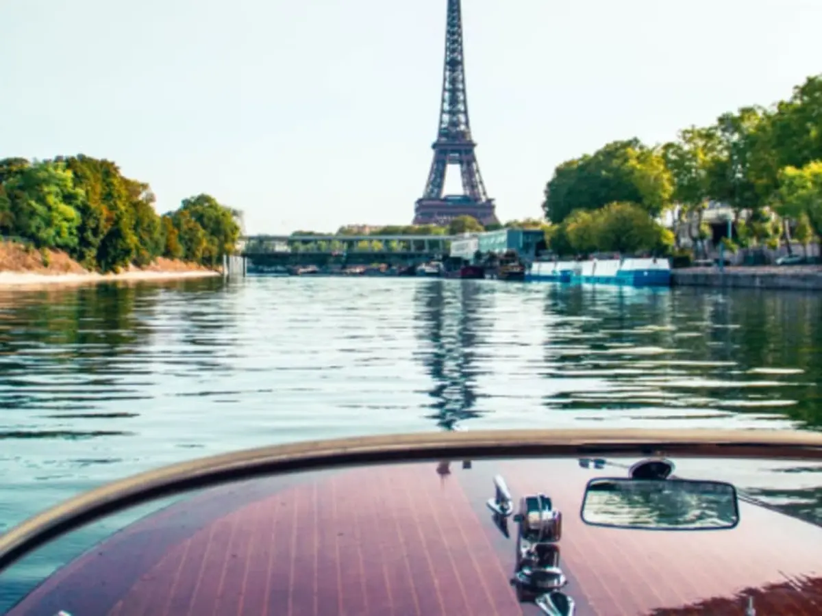 Croisière privée en bateau sur la Seine jusqu'à Notre Dame