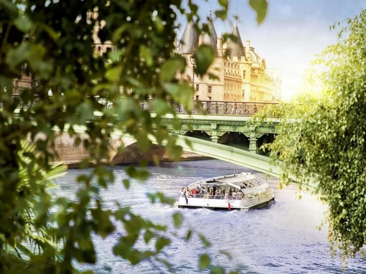 Croisi&egrave;re promenade sur la Seine par Batobus