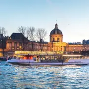 Croisière soirée & apéro sur la Seine par Les Vedettes de Paris