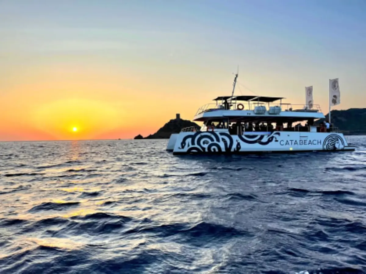 Croisière sunset Catamaran sur les îles Sanguinaires à Ajaccio