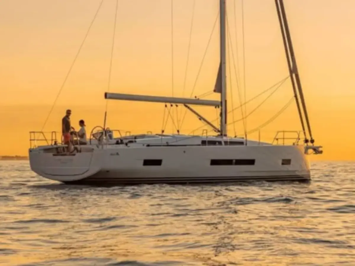 Croisière Sunset privée en voilier vers les îles de Lérins (06)