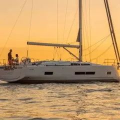 Croisière Sunset privée en voilier vers les îles de Lérins (06)