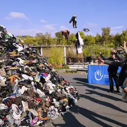 Les pyramides de chaussures 2026 PARIS - Handicap International