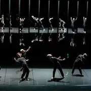 Danse  Les Yeux fermés