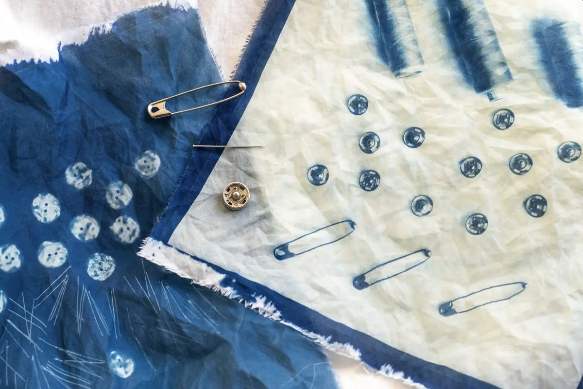Atelier de pratique en famille Motif & Couture — Cyanotype avec Brenda Hoffman