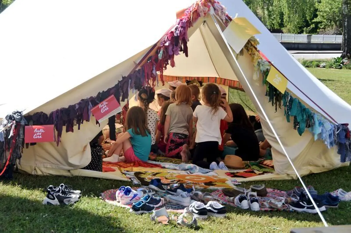 La toile à histoire, les contes de Léa 