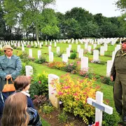 DDay Festival Normandy - Le cimetière canadien de Bény-Reviers raconté aux enfants et aux grands