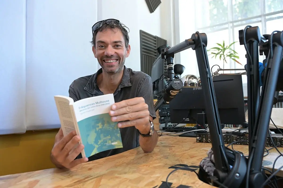 De 1981 à aujourd'hui : un nouveau livre raconte 45 ans de radios libres à Mulhouse