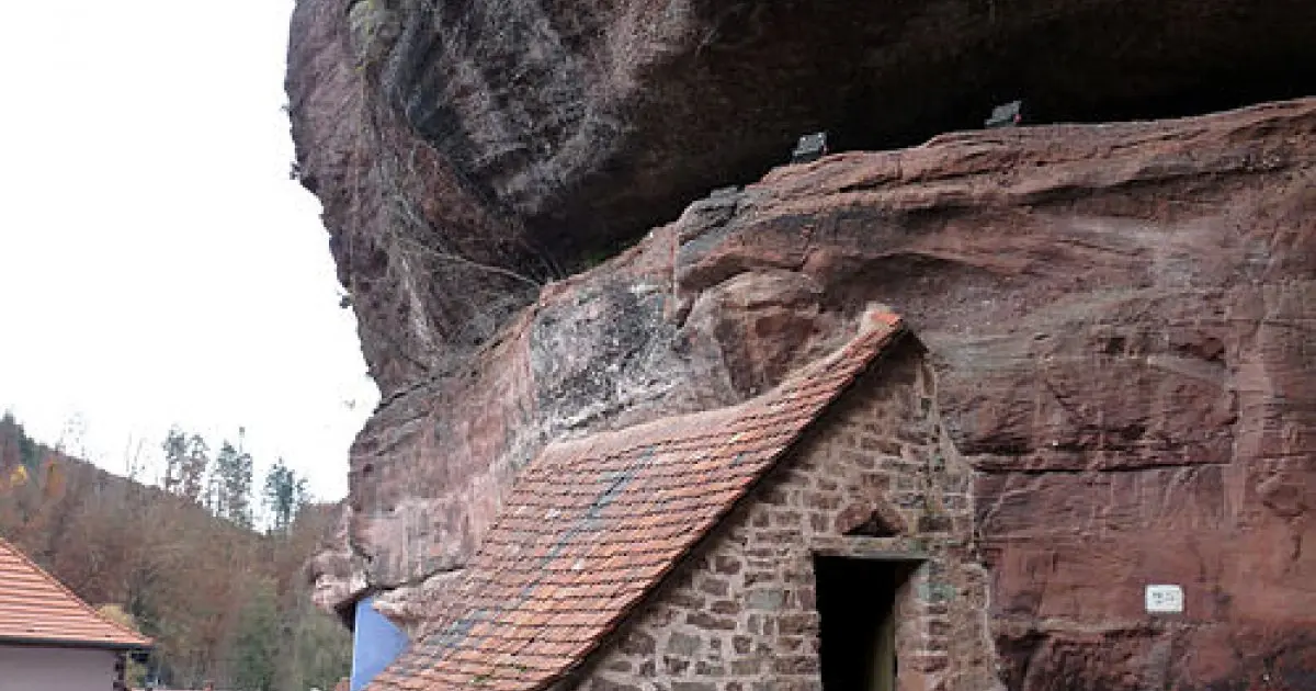 De curieuses mais charmantes maisons (très) anciennes