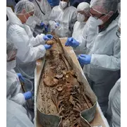 De la Sibérie à l'Aveyron et à Notre-Dame de Paris : Une vie à faire parler les corps