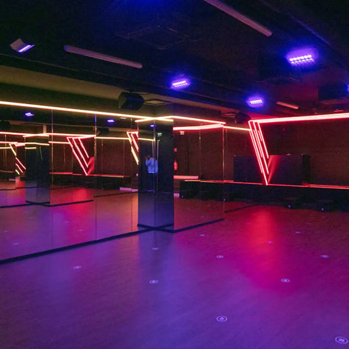 DECIBEL - Danse workout associant cardio et renforcement musculaire