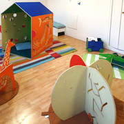 Découverte de la cabane Les murs ont des oreilles par Julia Chausson