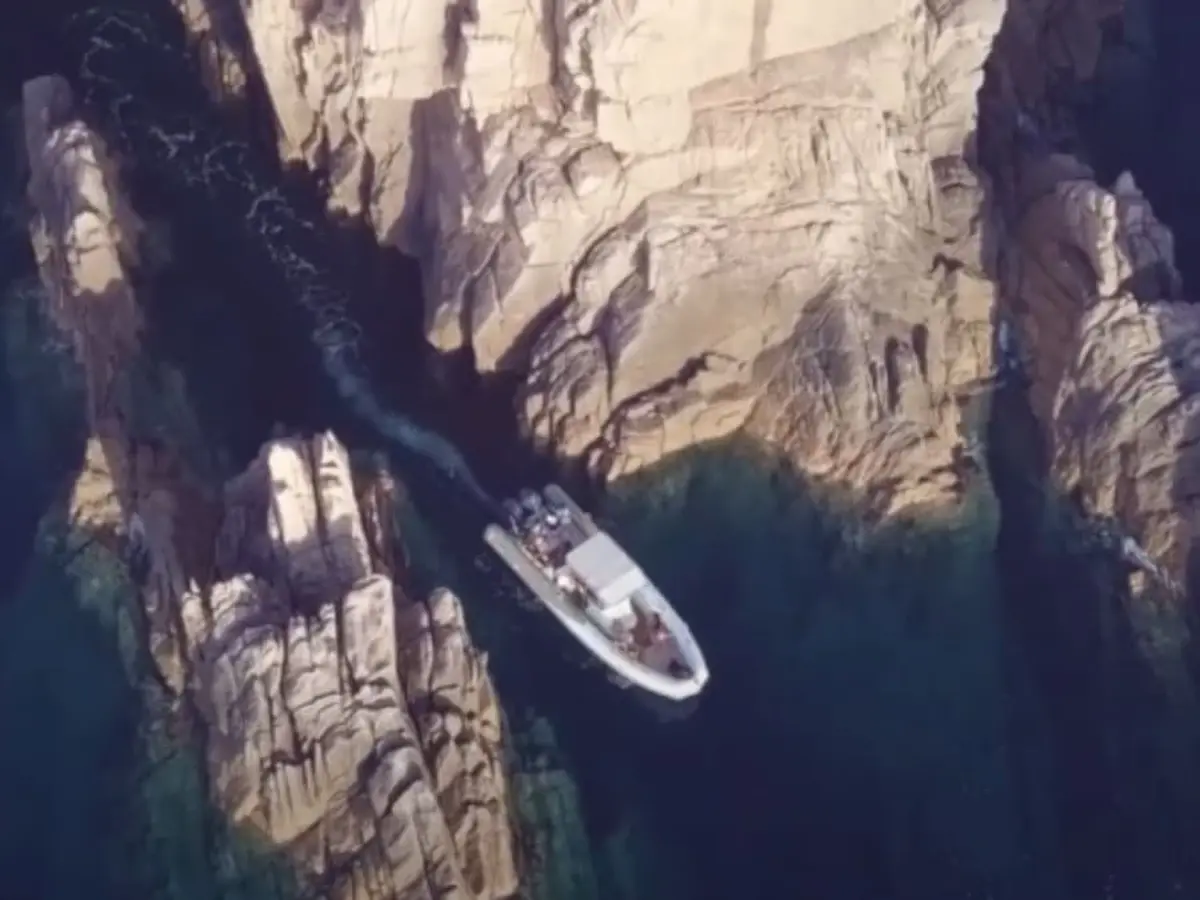 Découverte des calanques de Piana en bateau depuis Porto