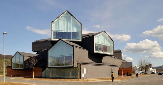 D&eacute;couvrez la VitraHaus &agrave; Weil am Rhein, temple du design