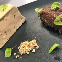 Du foie gras dans l'assiette avec du lapin pour ce menu de Pâques DR