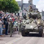 Défilé de véhicules militaires d’époque