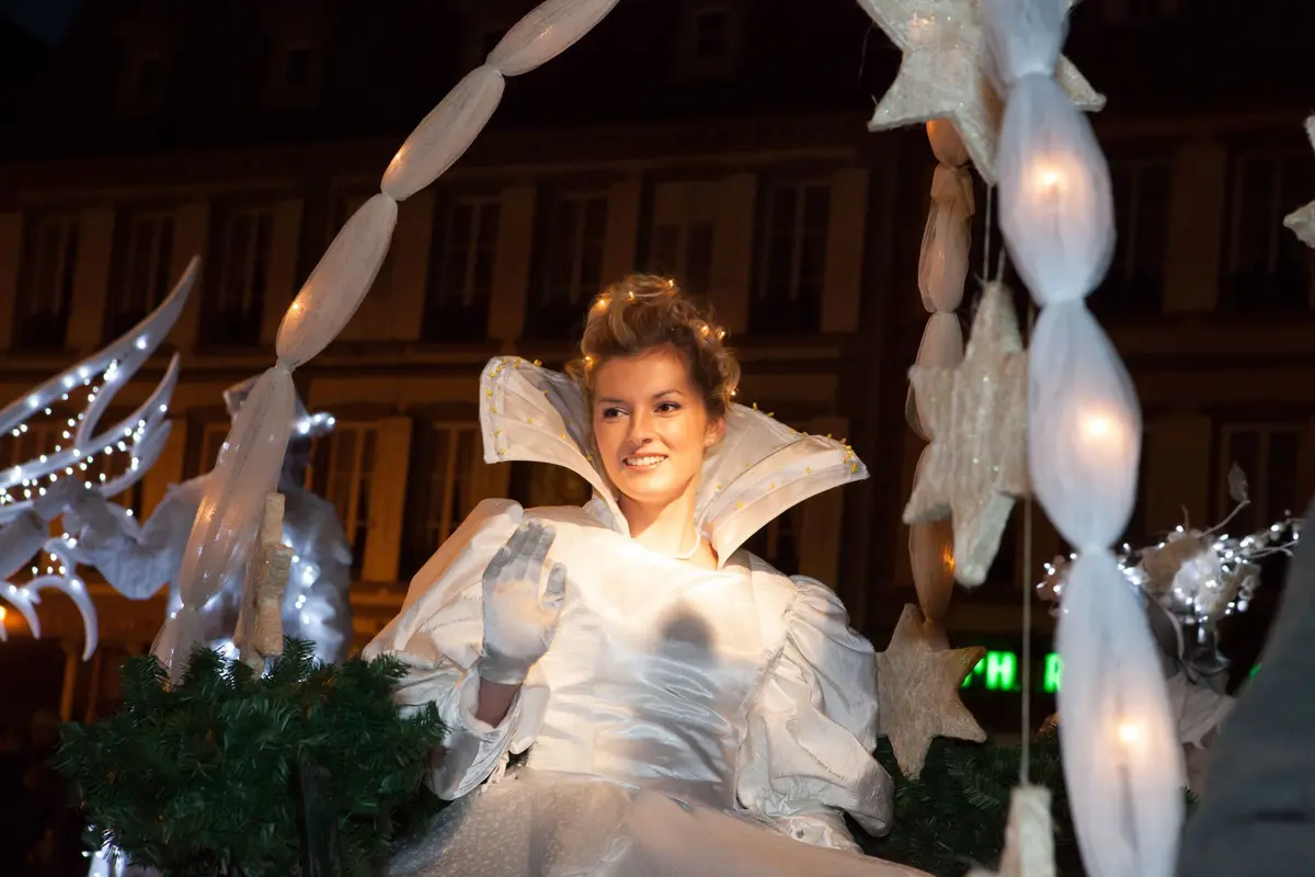 Le Christkindel fait son apparition à Wissembourg