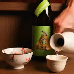 Dégustation de saké aux Caves du Louvre à Paris