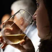 Dégustation de vins d'exception à l'Ecole de cuisine Ducasse