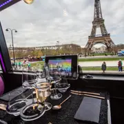 Déjeuner à bord du Bus Toqué à Paris