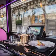 Déjeuner du dimanche à bord du Bus Toqué à Paris