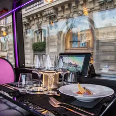 Déjeuner du dimanche à bord du Bus Toqué à Paris