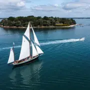 Demi-journée à bord d'un voilier centenaire près de Vannes (56)