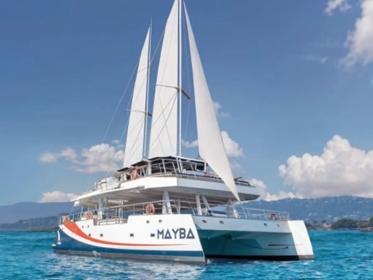 Demi-journée croisière en catamaran depuis Marina Baie des Anges