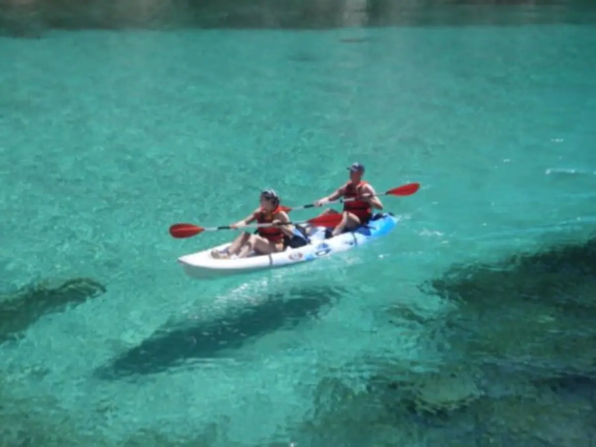 Demi-journée guidée détente 4h en kayak dans le Parc National des Calanques (13)