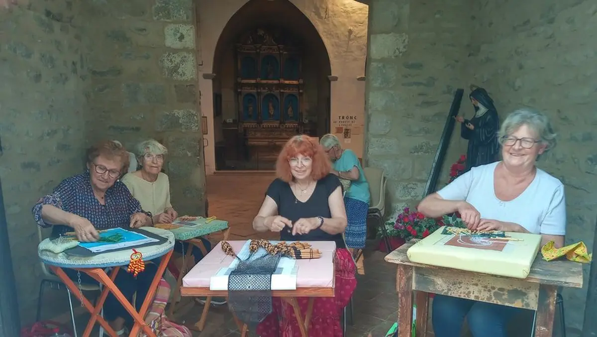 Demonstration Broderie Et Dentelles