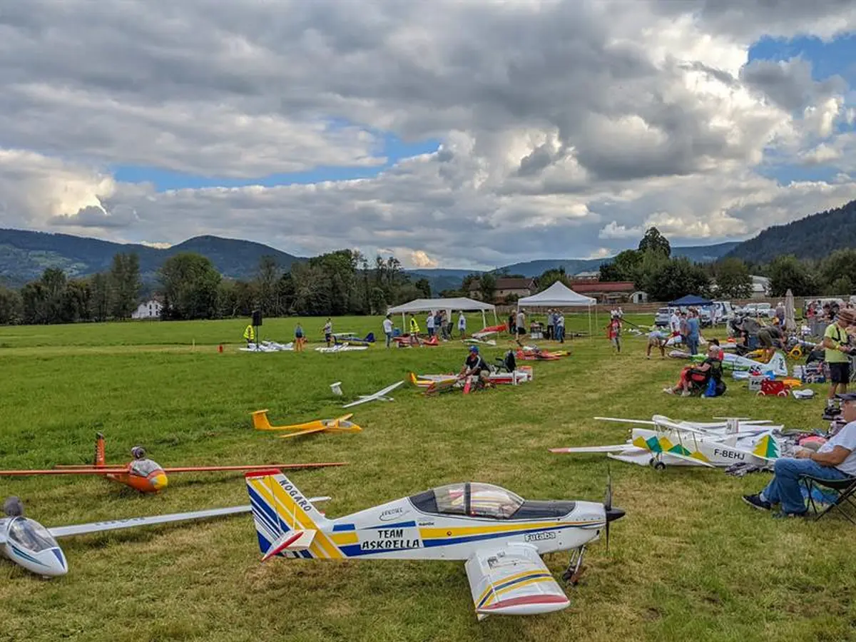 Démonstration publique d'aéromodelisme