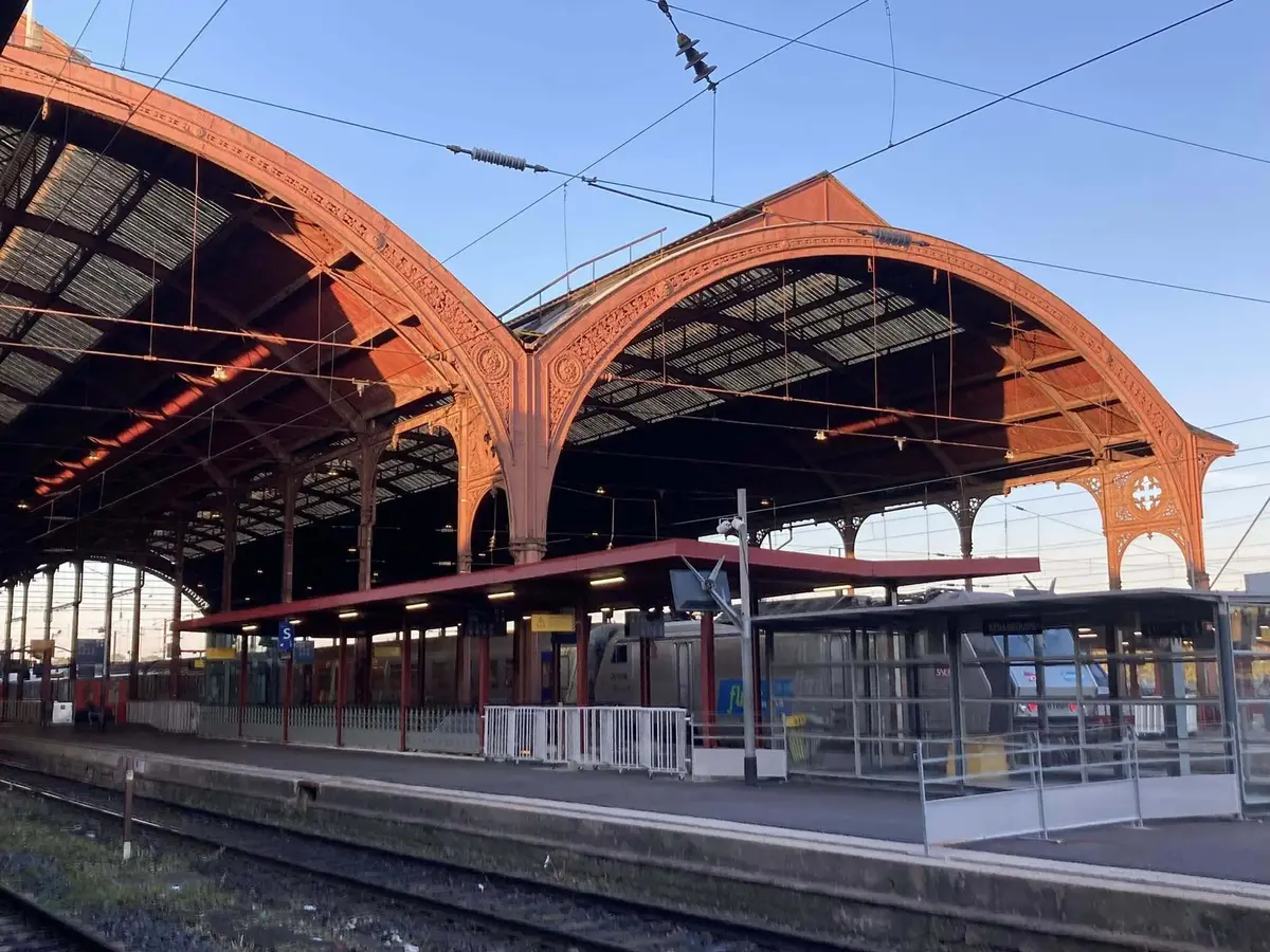 Depuis le 4 mai 2026, les Alsaciens voyagent entre Strasbourg et Offenbourg dans de nouveaux trains Régiolis avec 203 places assises et 18 emplacements vélos