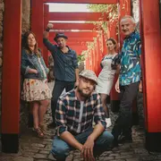 Des bâches et du son à La Gare 126