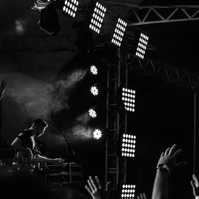 Des Demonas   Dion Lunadon   Superyear