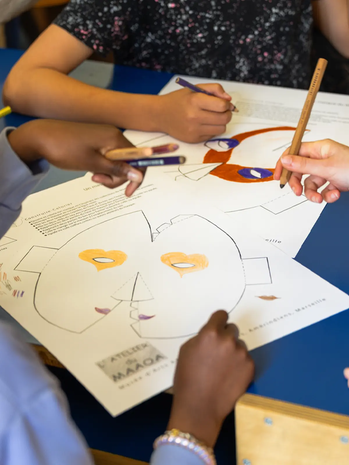 Des formes, des couleurs… et des gommettes !