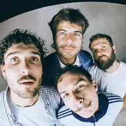 Des Lendemains Qui Chantent : Basic Partner