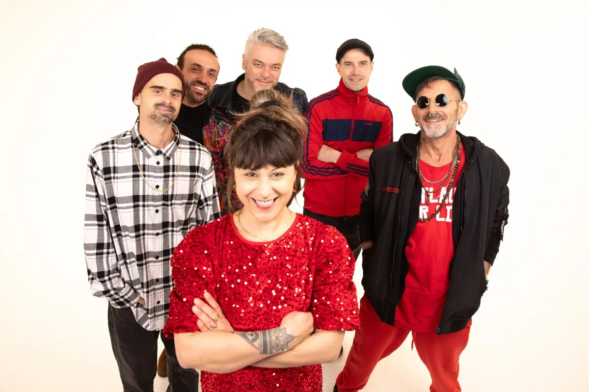 Des Lendemains qui chantent : La Cafetera Roja