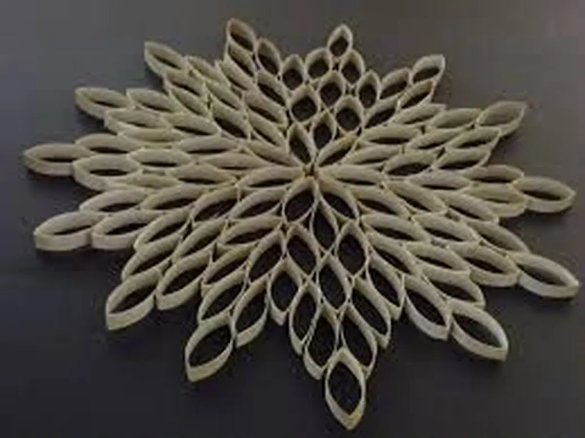 Des œuvres murales en rouleaux de papier toilette !