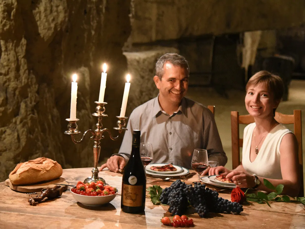 Des vignes bio à la cave troglo