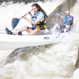 Descente de rivière en canoë-kayak