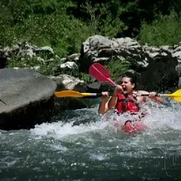 Descente en Canoë-Kayak en eaux vives avec Avenga