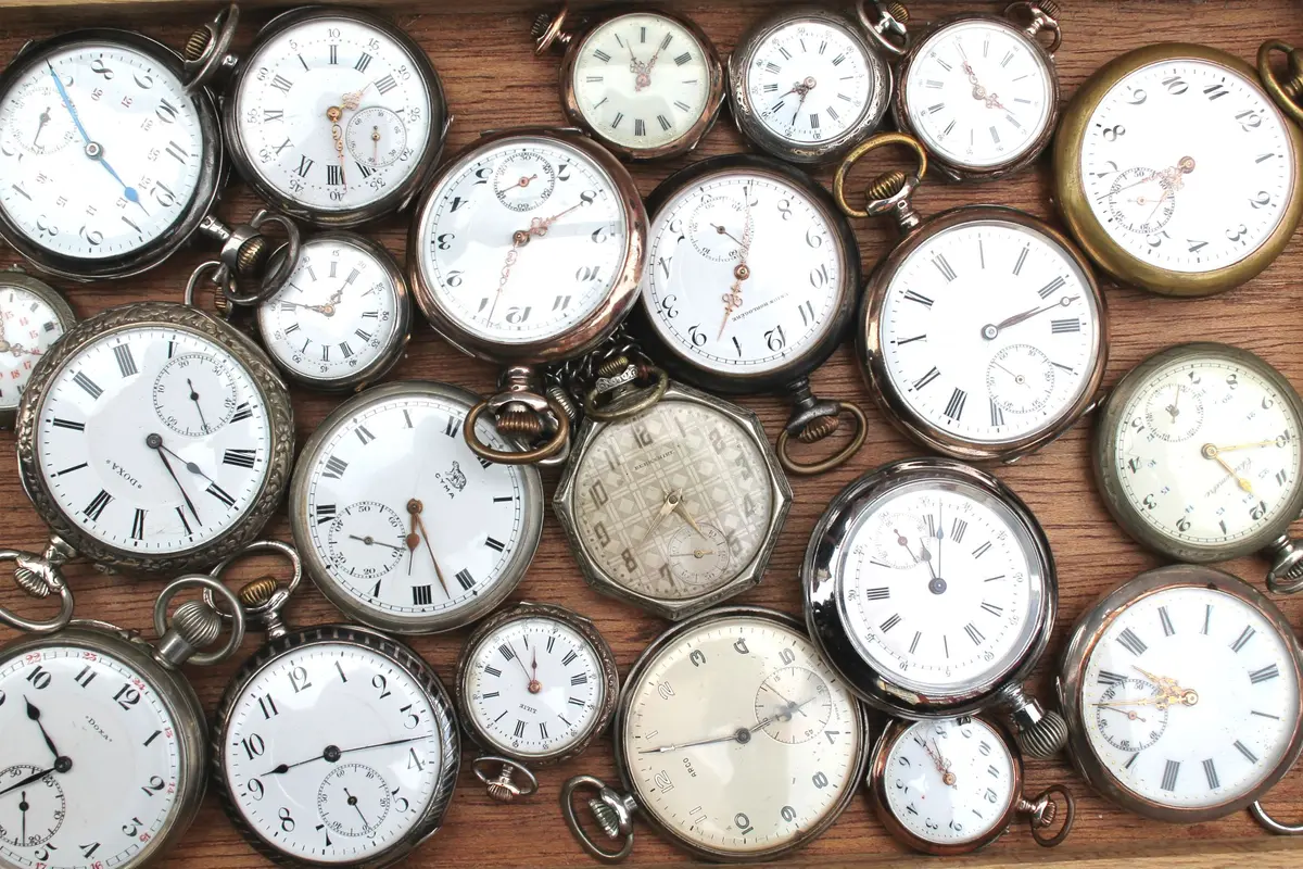 Le marché des antiquités s'installe dans la vieille ville