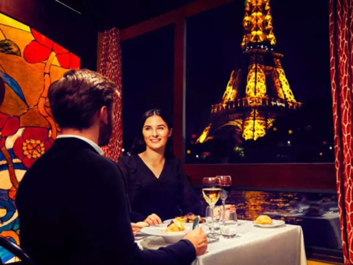 Dîner croisière Maxim's - 1h15 sur la Seine
